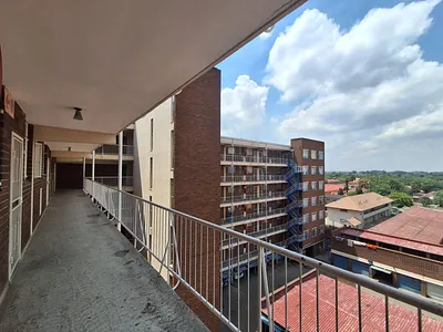 1 Bedroom Apartment For Sale in Vereeniging - Jf5V.webp