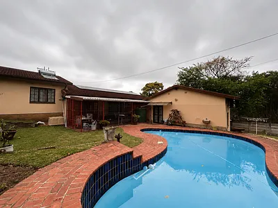 3 Bedroom House For Sale in Pinetown - 17bB.webp