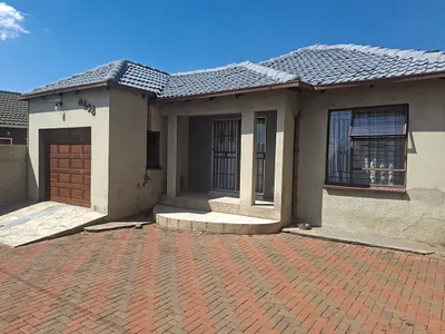 3 Bedroom House For Sale in Clayville, Midrand - jFKF.webp