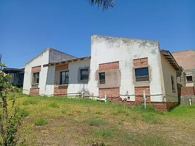 4 Bedroom House For Sale in Uitenhage - i2KP.webp