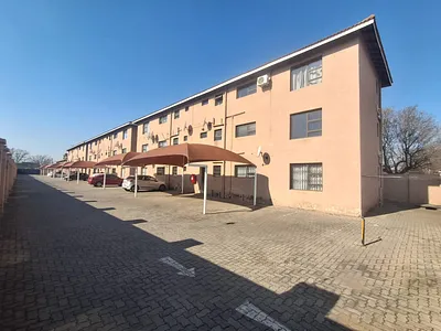 2 Bedroom Apartment For Sale in Vereeniging - rqPm.webp