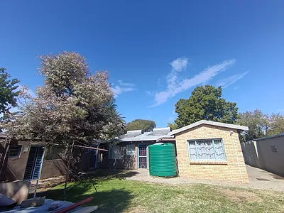 8 Bedroom House For Sale in Bloemfontein - VtuQ.webp