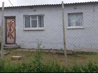 2 Bedroom House For Sale in Uitenhage - img
