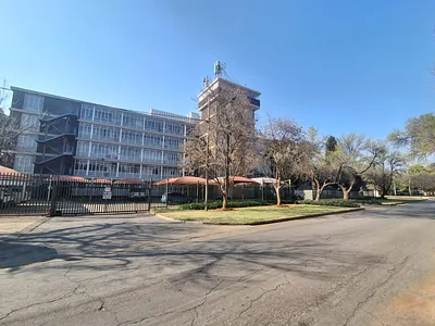 2 Bedroom Apartment For Sale in Vereeniging - 3FHc.webp