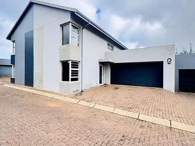 3 Bedroom Apartment For Sale in Witbank - 0sdQ.webp