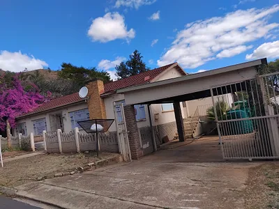4 Bedroom House For Sale in Barberton - Oi50.webp