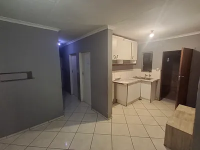3 Bedroom House To Rent in Kempton Park - img