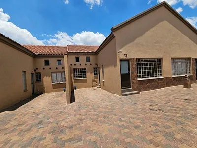 3 Bedroom Apartment For Sale in Polokwane - 2VW9.webp