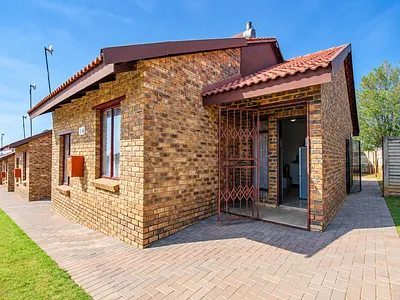 2 Bedroom Townhouse For Sale in Centurion - img
