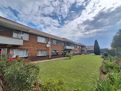 2 Bedroom Apartment For Sale in Vereeniging - wEGj.webp