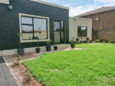 3 Bedroom House For Sale in Witbank - zXg4.webp