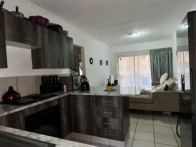 2 Bedroom Apartment For Sale in Boksburg - Jf0r.webp