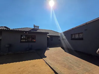 4 Bedroom House For Sale in Sasolburg - 8XqV.webp