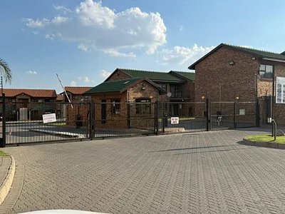 2 Bedroom Apartment For Sale in Boksburg - 0kHD.webp