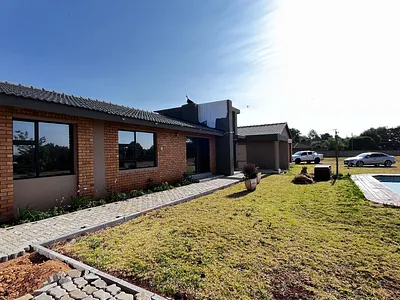 5 Bedroom House For Sale in Benoni - yOej.webp