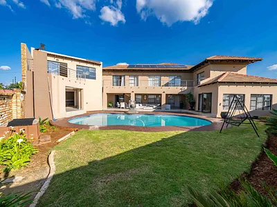 4 Bedroom House For Sale in Brakpan - 1s7E.webp