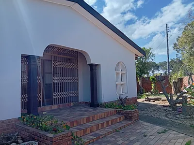 3 Bedroom House For Sale in Uitenhage - bDhn.webp