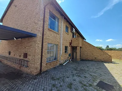2 Bedroom Apartment For Sale in Meyerton - 0ZYw.webp