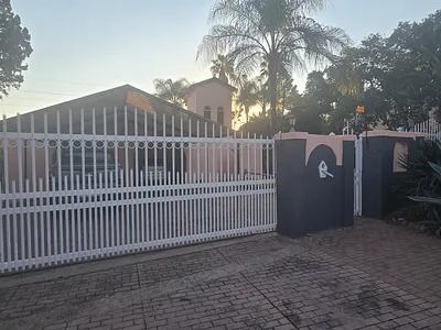 4 Bedroom House For Sale in Polokwane - 5ZNO.webp