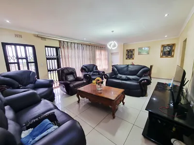 5 Bedroom House For Sale in Empangeni - HW8j.webp