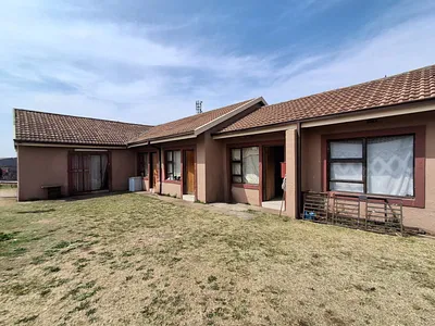 7 Bedroom House For Sale in Vereeniging - MKfV.webp