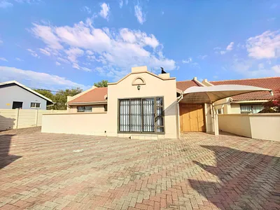 3 Bedroom Townhouse For Sale in Sasolburg - nktM.webp