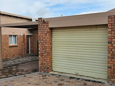 3 Bedroom Townhouse For Sale in Polokwane - YyyM.webp