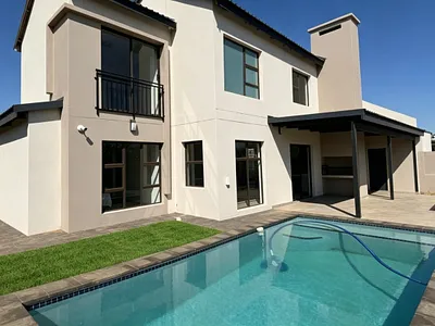 4 Bedroom House For Sale in Hartbeespoort - 5LGo.webp