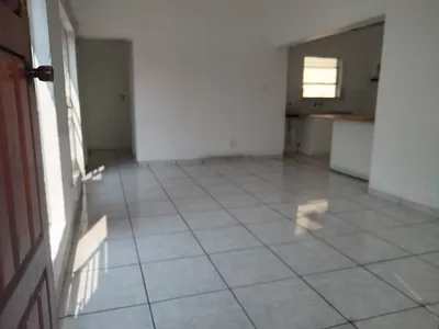 2 Bedroom Apartment For Sale in Roodepoort - img