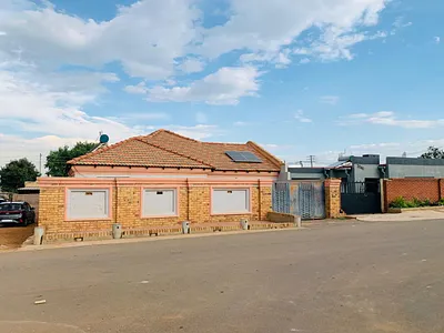 3 Bedroom House To Rent in Johannesburg - img