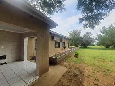Farm For Sale in Vanderbijlpark - V5L9.webp