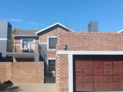 3 Bedroom Townhouse For Sale in Bloemfontein - fRNs.webp
