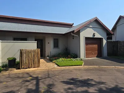2 Bedroom Townhouse For Sale in Ballito - eeTY.webp