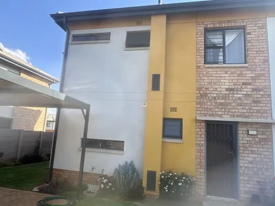 4 Bedroom House For Sale in Pretoria - MolH.webp