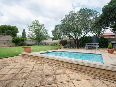 3 Bedroom House For Sale in Heidelberg - GjDC.webp