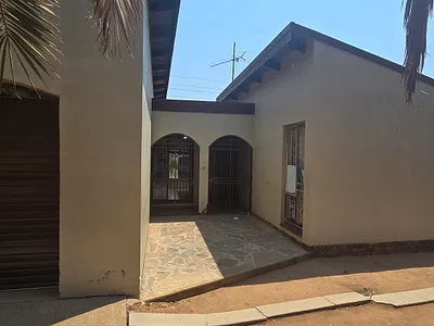 5 Bedroom House For Sale in Polokwane - fSQ8.webp
