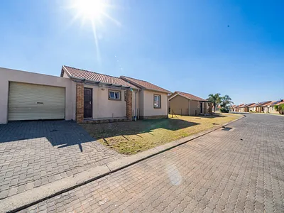 3 Bedroom House For Sale in Brakpan - fhuD.webp