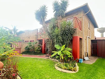 3 Bedroom Apartment For Sale in Witbank - n4Lj.webp