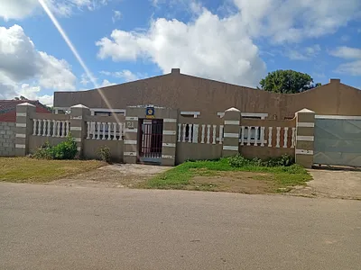 3 Bedroom House For Sale in Uitenhage - img