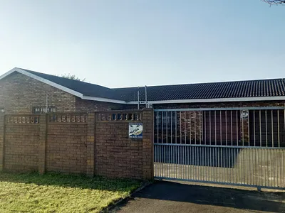 4 Bedroom House For Sale in Richards Bay - 4fz2.webp