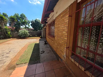 3 Bedroom House For Sale in Vanderbijlpark - KPGI.webp