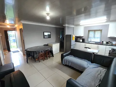 4 Bedroom House For Sale in Pinetown - img