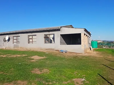3 Bedroom House For Sale in Uitenhage - mN6f.webp