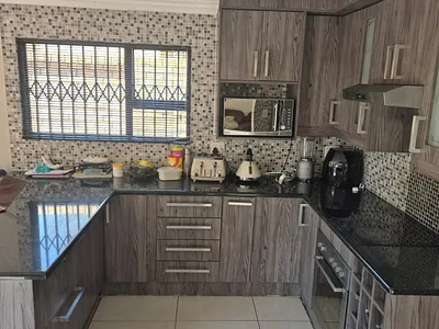 3 Bedroom House For Sale in Brakpan - yWeg.webp