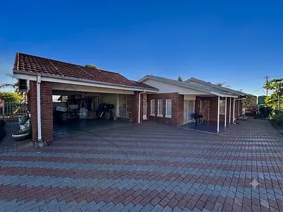 5 Bedroom House For Sale in Barberton - 5sOh.webp