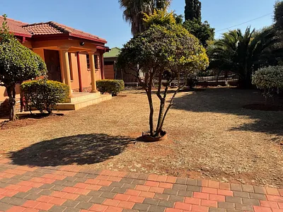 4 Bedroom House To Rent in Pretoria - img