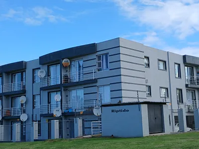1 Bedroom Apartment For Sale in Jeffreys Bay - omN8.webp