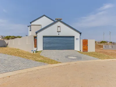 3 Bedroom House For Sale in Hartbeespoort - hget.webp