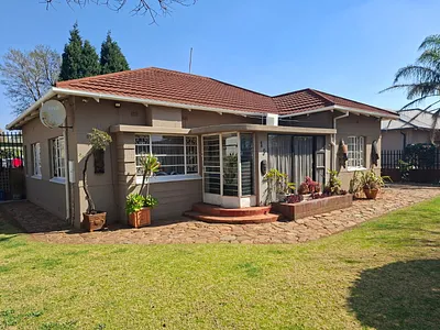 3 Bedroom House To Rent in Brakpan - PHzq.webp