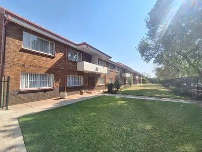2 Bedroom Apartment For Sale in Vereeniging - rdS4.webp